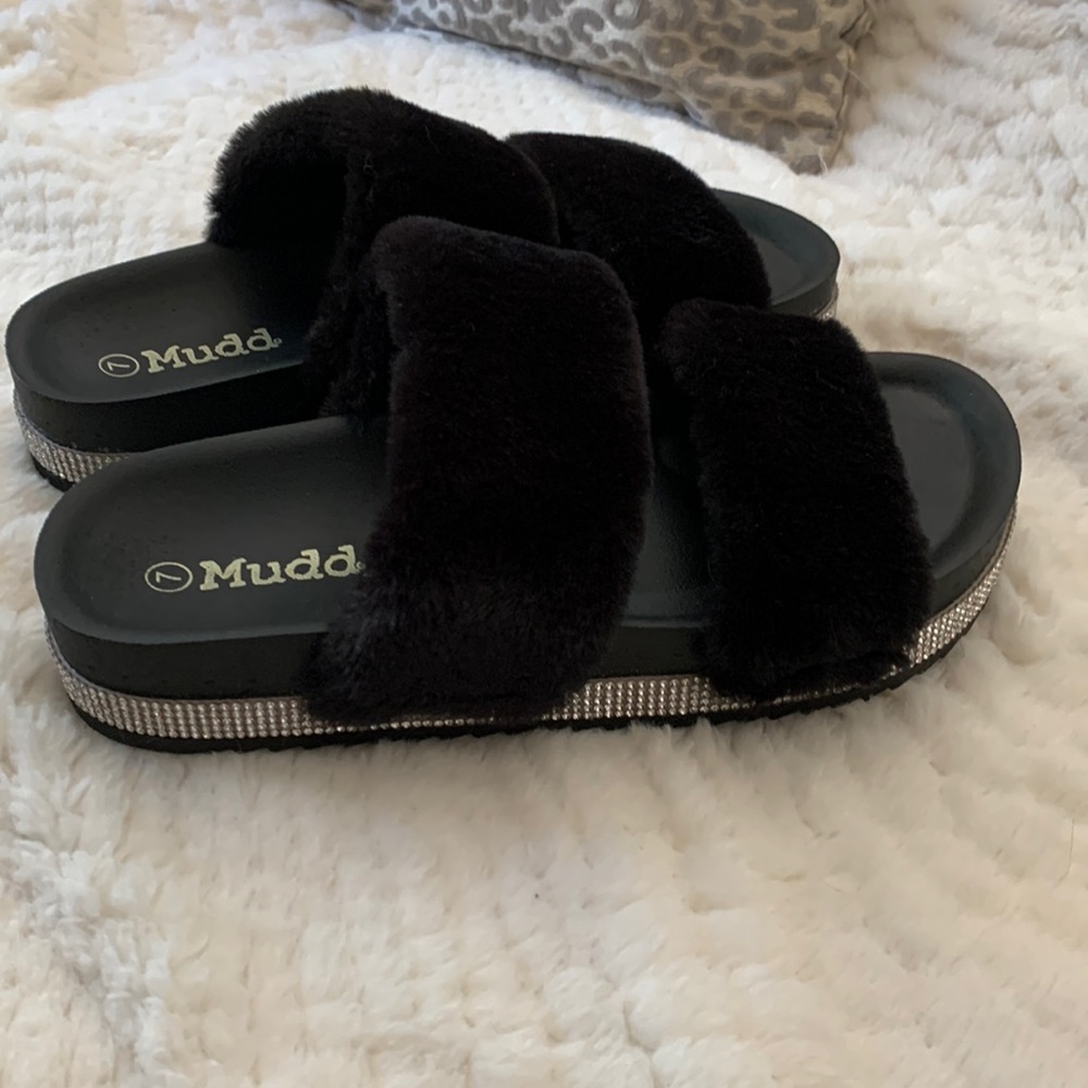 New black sandals